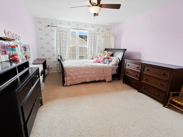 $550,000 | 4 Kenilworth Court, Cary, IL 60013