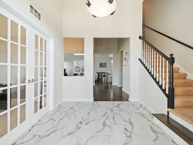 $550,000 | 4 Kenilworth Court, Cary, IL 60013