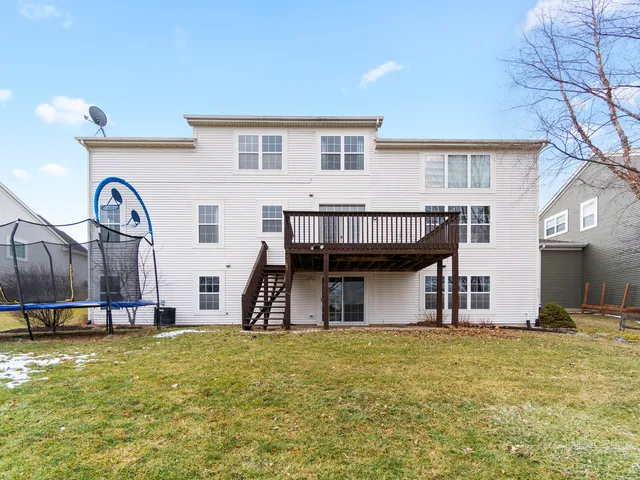 $550,000 | 4 Kenilworth Court, Cary, IL 60013