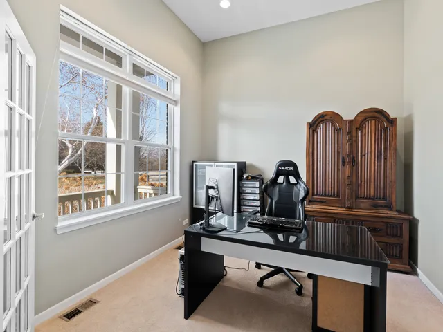 $550,000 | 4 Kenilworth Court, Cary, IL 60013