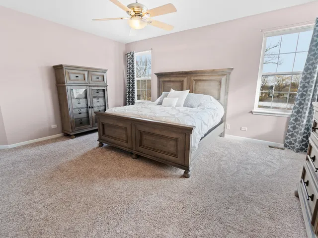 $550,000 | 4 Kenilworth Court, Cary, IL 60013