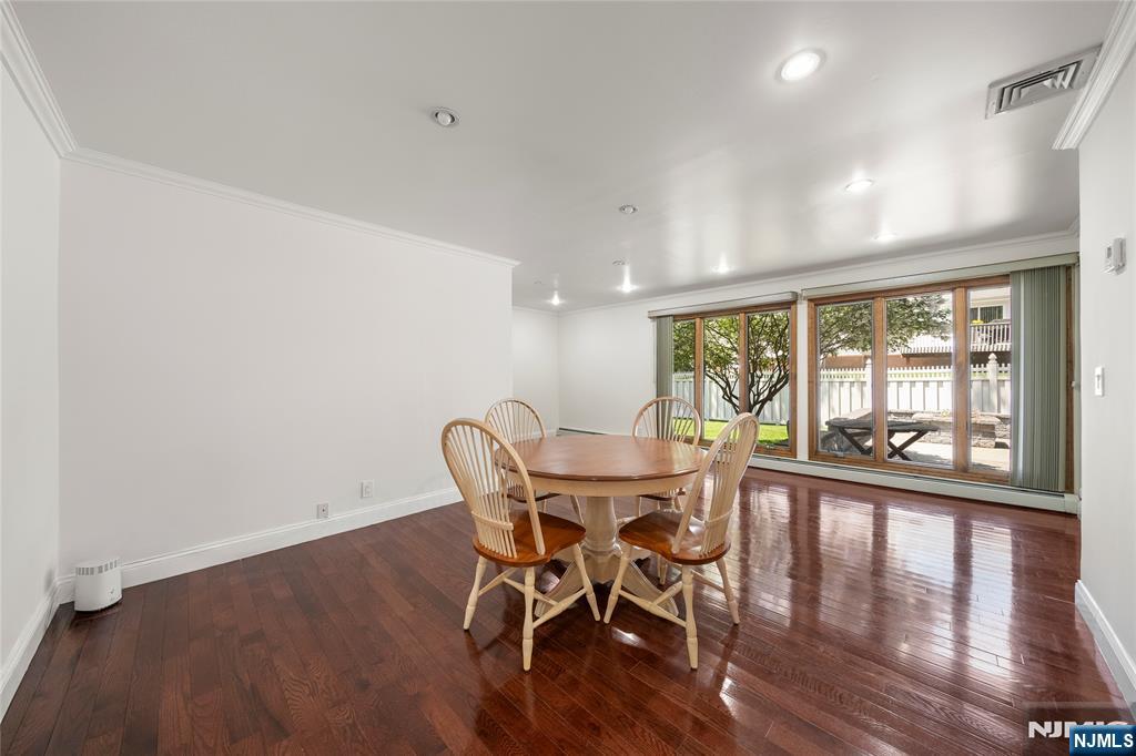 22 Kendrick Street Paramus, NJ 07652 - Photo 7 of 36