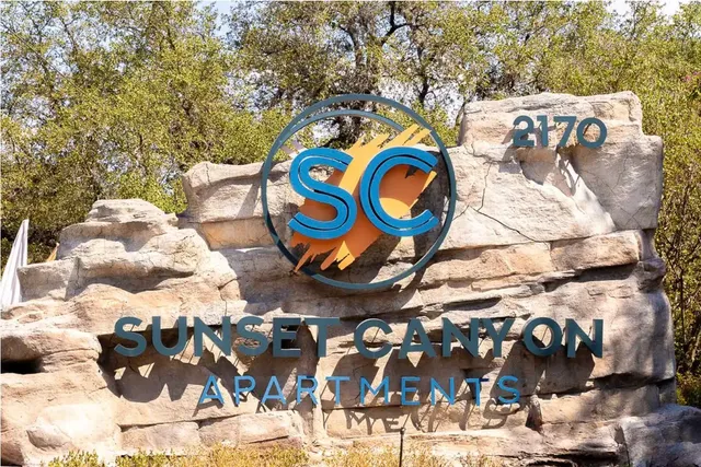 $769 | 2170 Thousand Oaks Drive, Unit 237T, San Antonio, TX 78232