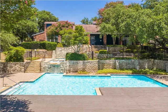 $769 | 2170 Thousand Oaks Drive, Unit 237T, San Antonio, TX 78232