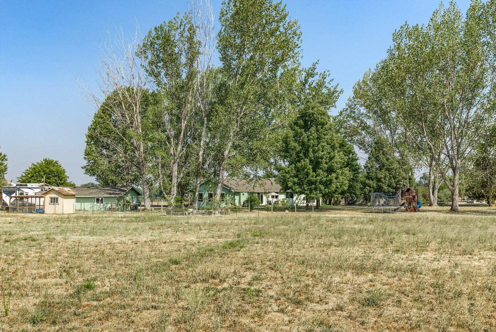 3039 Freeland Road Central Point, OR 97502 - Photo 51 of 53 Y
