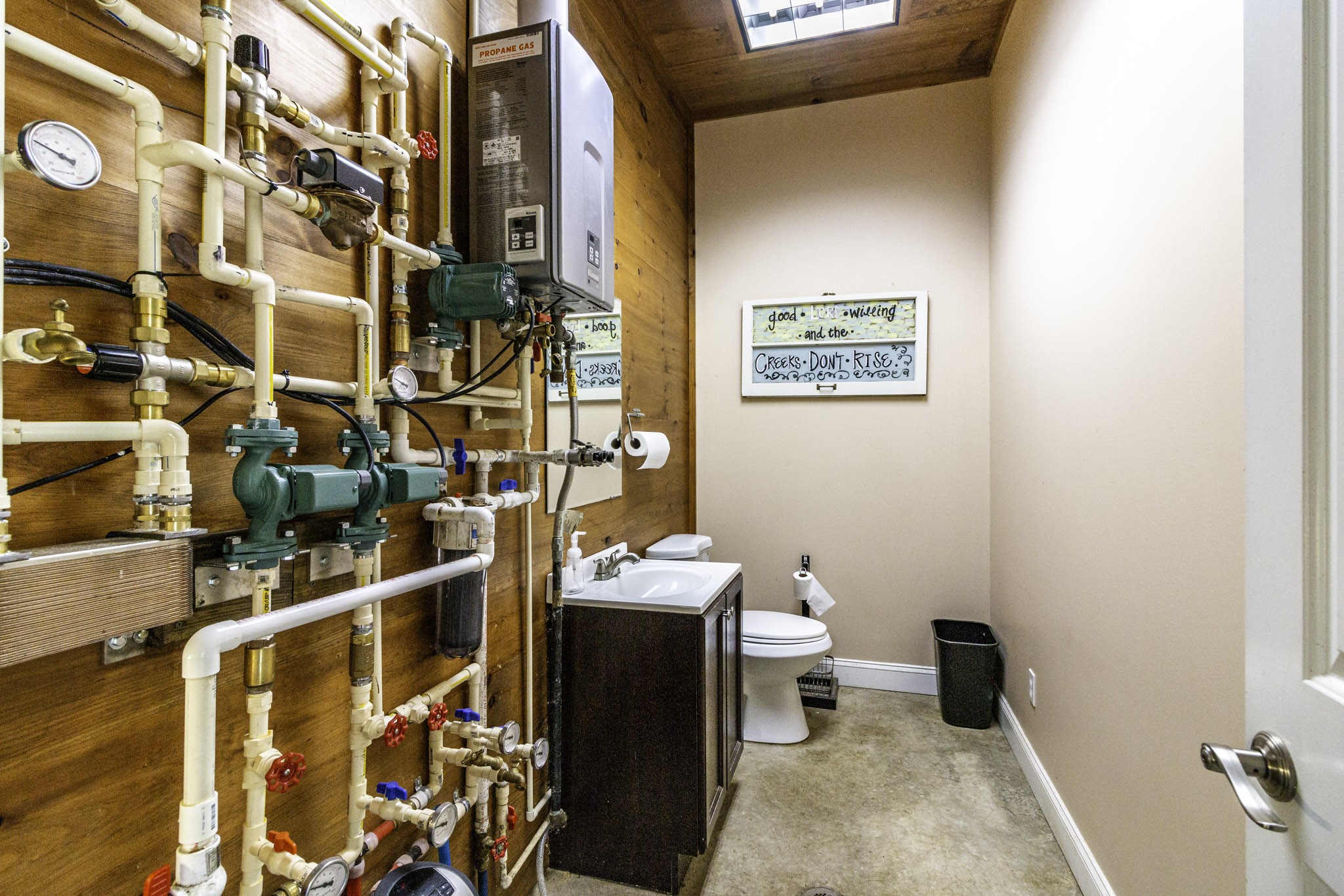82 Railroad Road Westpoint, TN 38486 - Photo 17 of 30 a bathroom with a sink toilet and shower