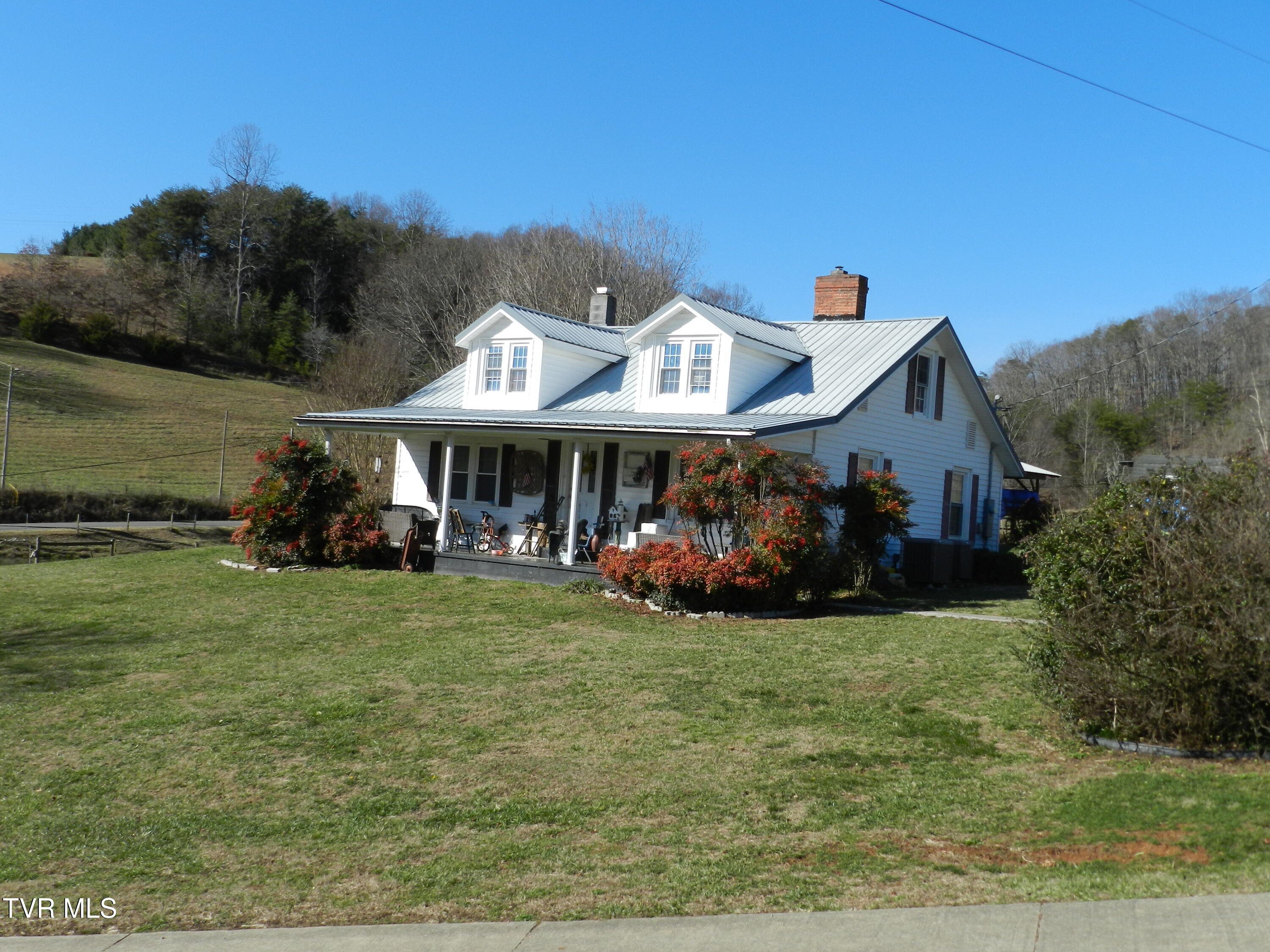 420 Watterson Gap Road Surgoinsville, TN 37873 - Photo 2 of 87 DSCN3600