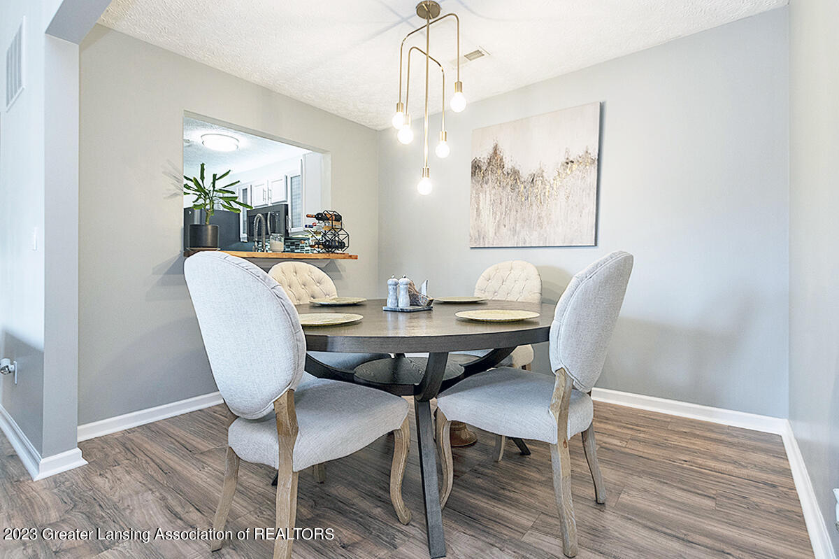 1333 Coolidge Road, Unit 14 East Lansing, MI 48823 - Photo 5 of 22 Dining Room