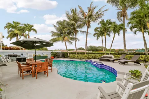 $879,000 | 1560 Wilderness Road, West Palm Beach, FL 33409