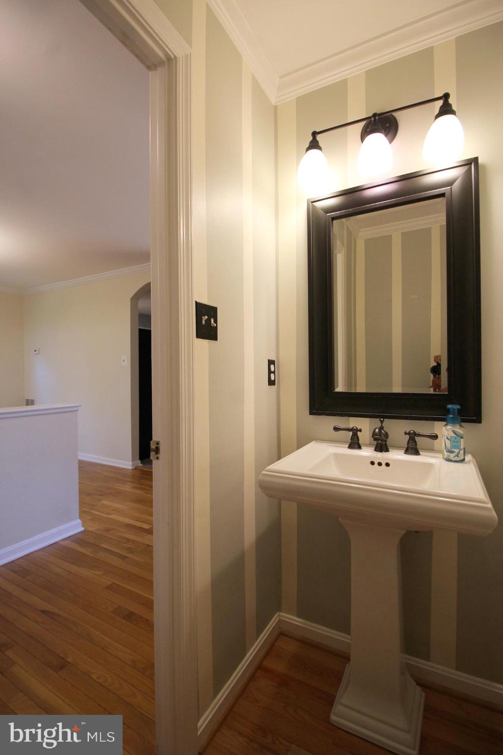 1649 Bennington Hollow Lane Reston, VA 20194 - Photo 3 of 29