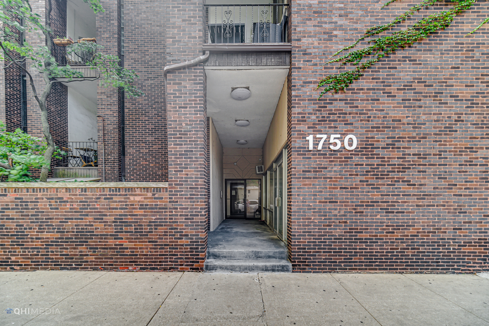 1750 North Wells Street, Unit 403 Chicago, IL 60614 - Photo 3 of 20 a view of a brick wall of the building
