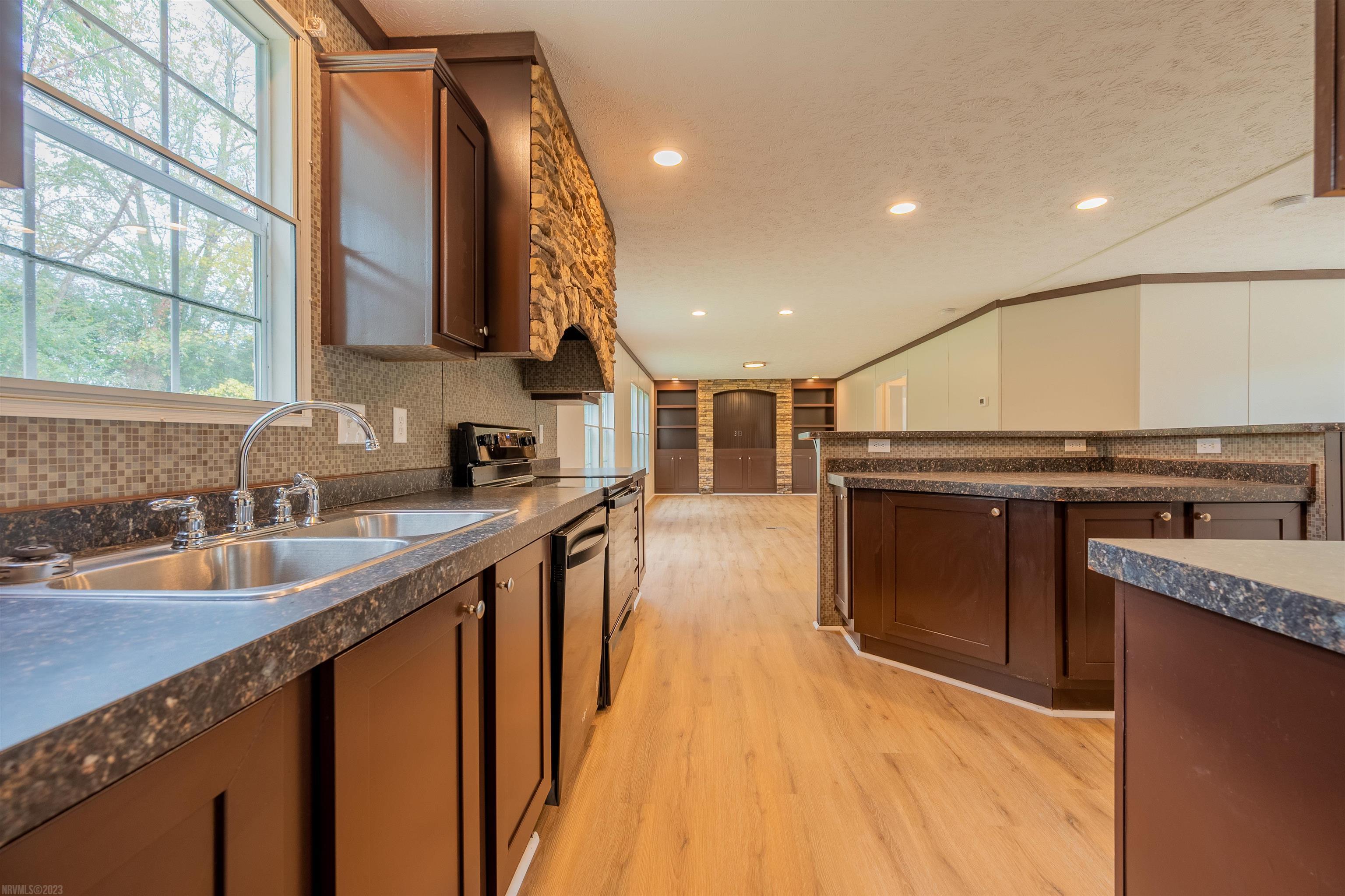 6853 Ferrell Road Radford, VA 24141 - Photo 10 of 38 Gallery Image 10