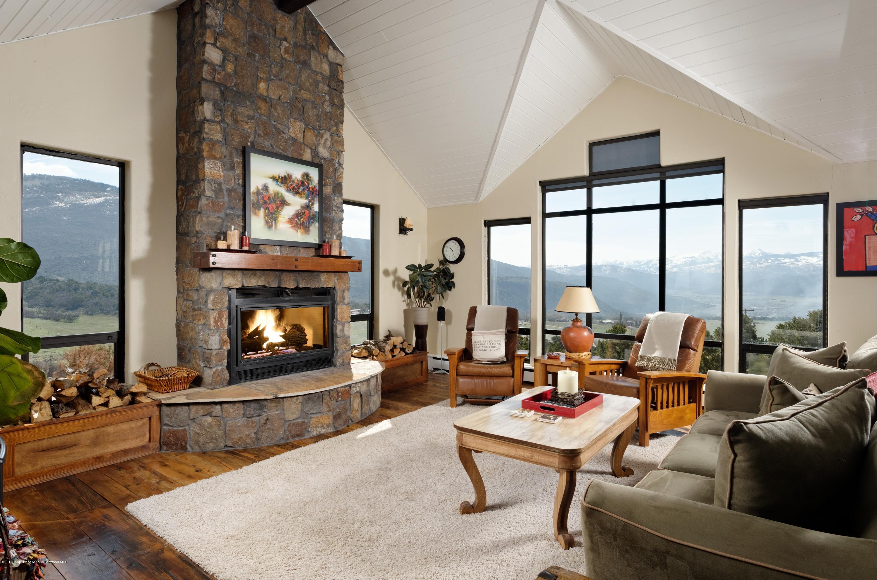 725 Escalante Road Carbondale, CO 81623 - Photo 4 of 32 Living Room