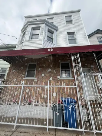 $2,500 | 69 Grand Street, Paterson, NJ 07501