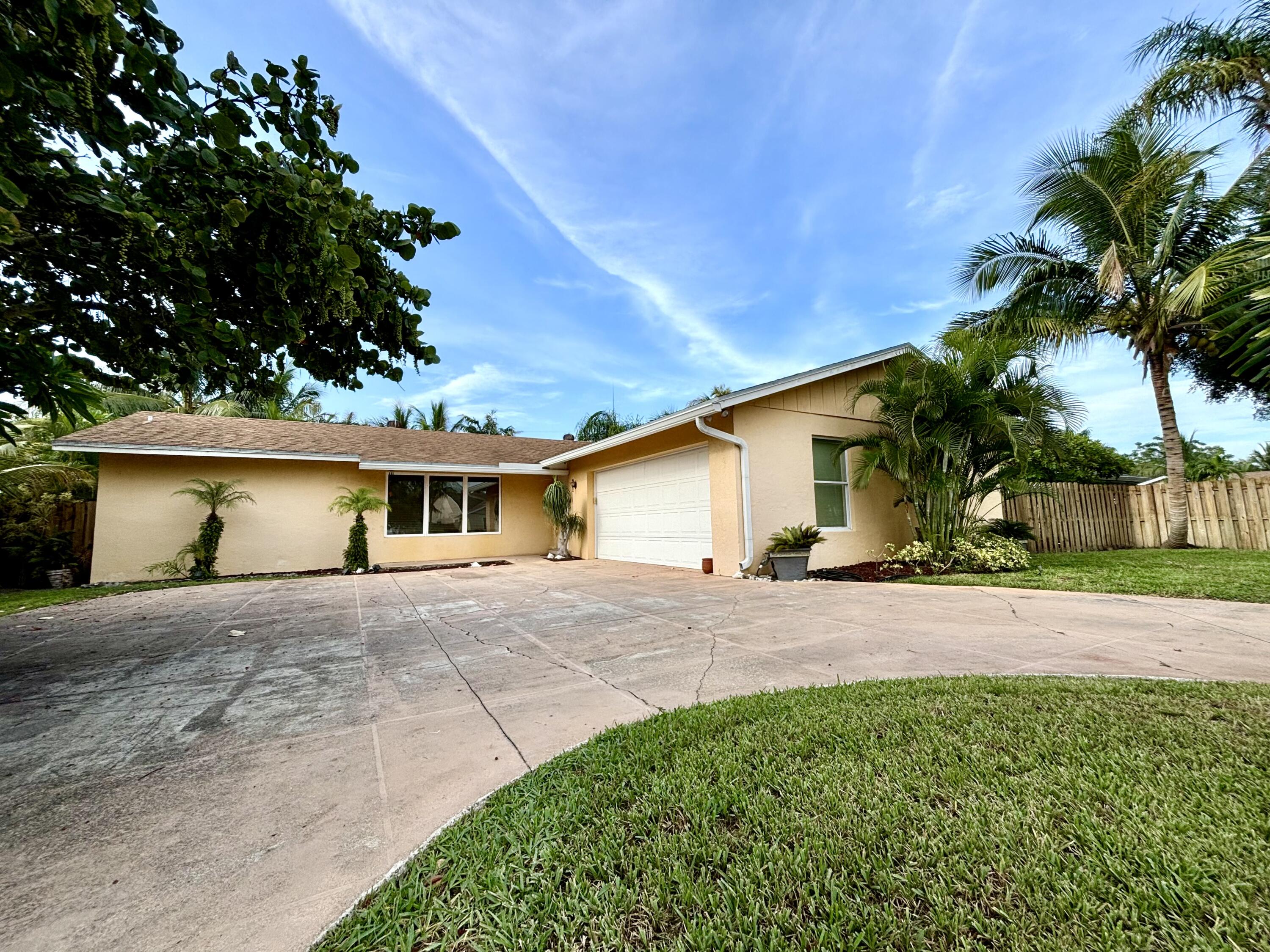 5159 Center Street Jupiter, FL 33458 - Photo 1 of 40 Front