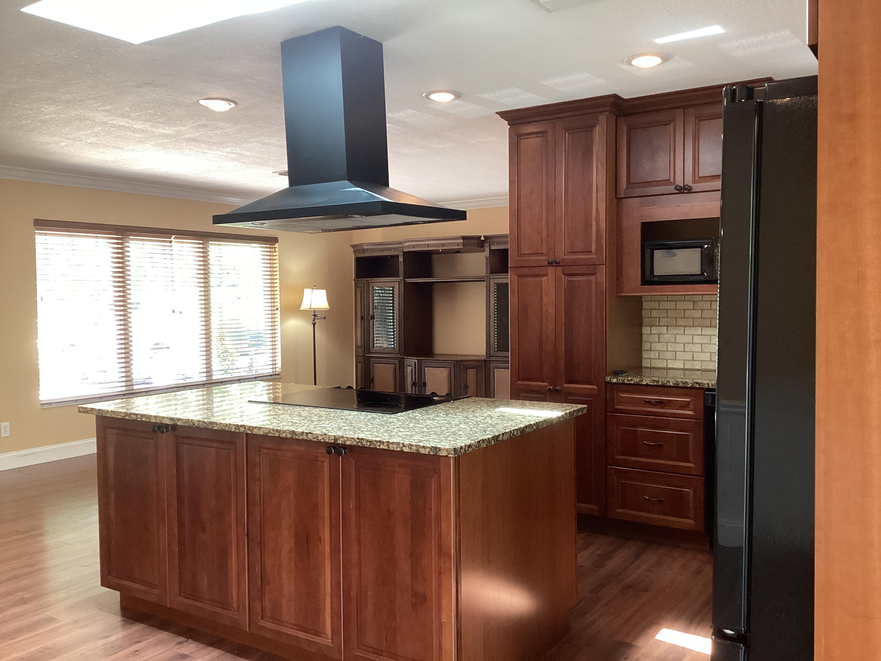 5159 Center Street Jupiter, FL 33458 - Photo 9 of 40 IMG_0541