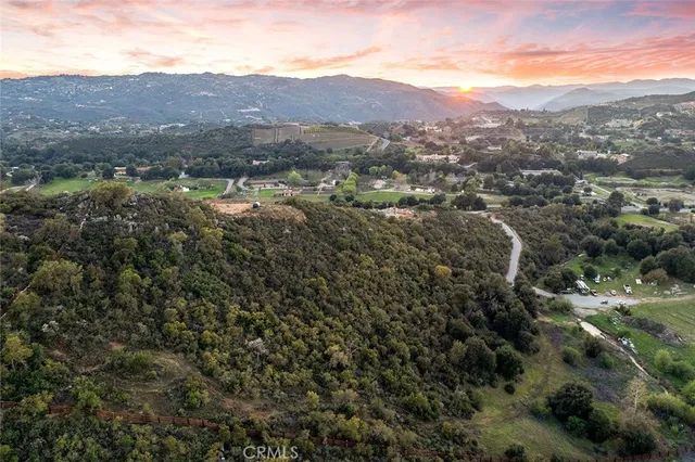 $1,098,000 | 39948 Avenida La Cresta, Murrieta, CA 92562