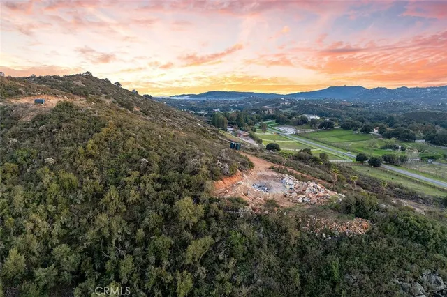 $1,098,000 | 39948 Avenida La Cresta, Murrieta, CA 92562