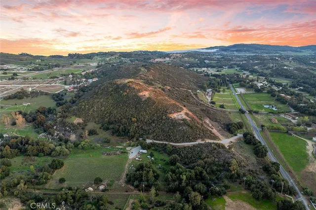 $1,098,000 | 39948 Avenida La Cresta, Murrieta, CA 92562