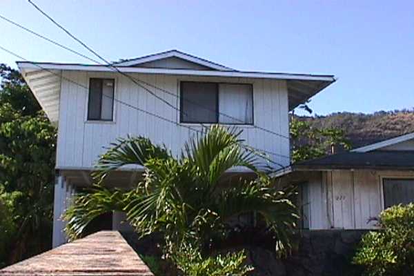 277 Hookipa Road Kapaa, HI 96746 - Photo 1 of 12 a front view of a house with a yard
