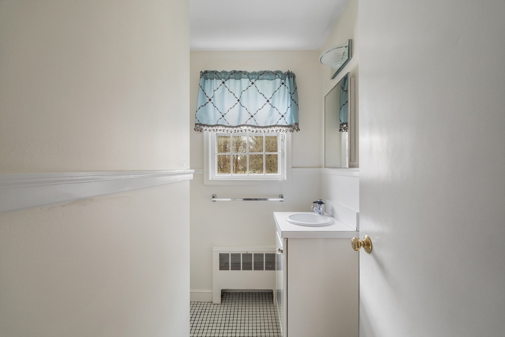 17 Longmeadow Road Hingham, MA 02043 - Photo 20 of 36 Gallery Image 20
