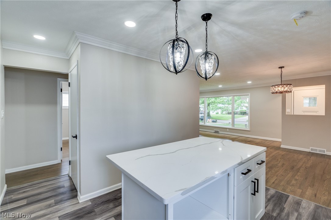 1099 Haverston Road Lyndhurst, OH 44124 - Photo 6 of 35 Gallery Image 6