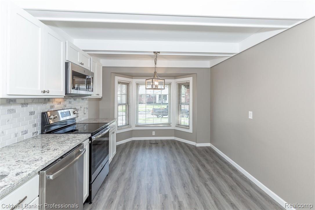 2563 Windemere Road Birmingham, MI 48009 - Photo 9 of 25 Breakfast Nook.jpg