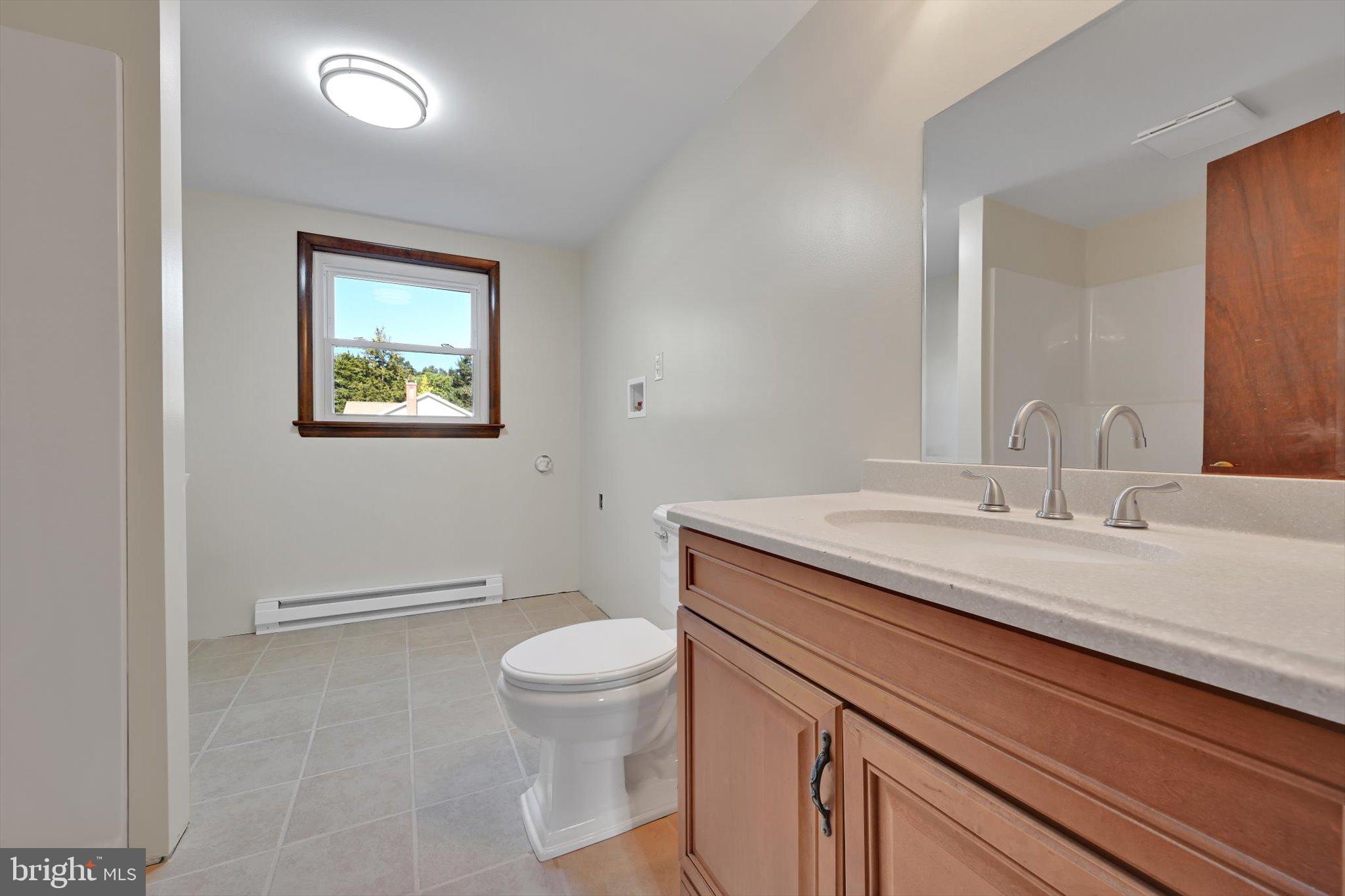 34 Fairland Road Manheim, PA 17545 - Photo 29 of 41 Bathroom #2