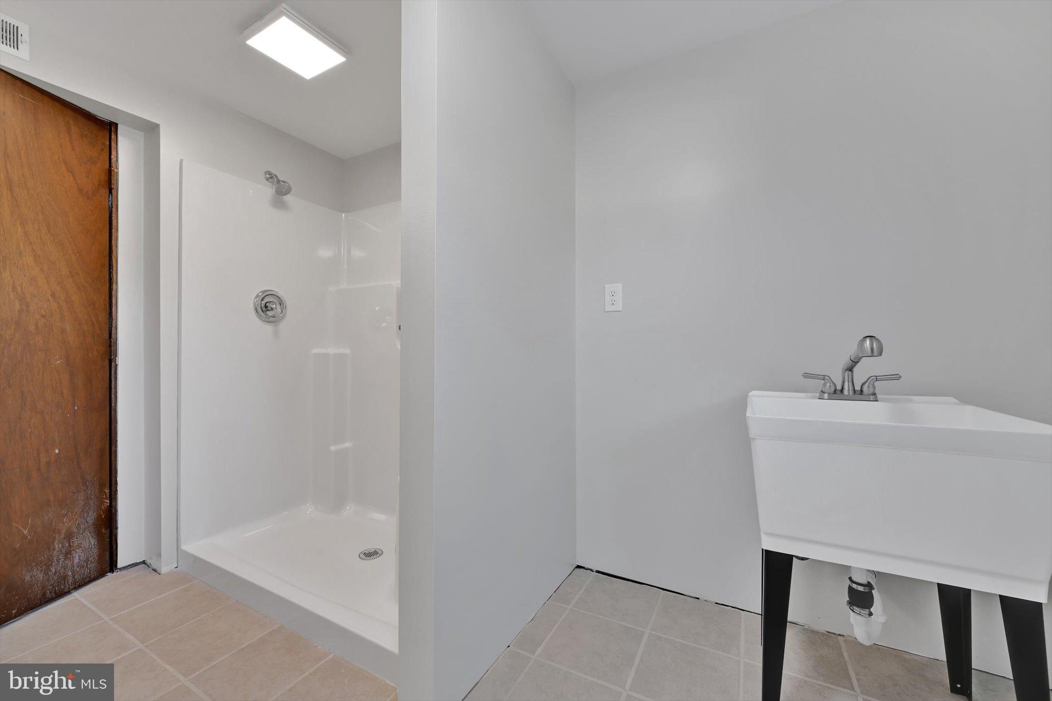 34 Fairland Road Manheim, PA 17545 - Photo 30 of 41 Bathroom #2