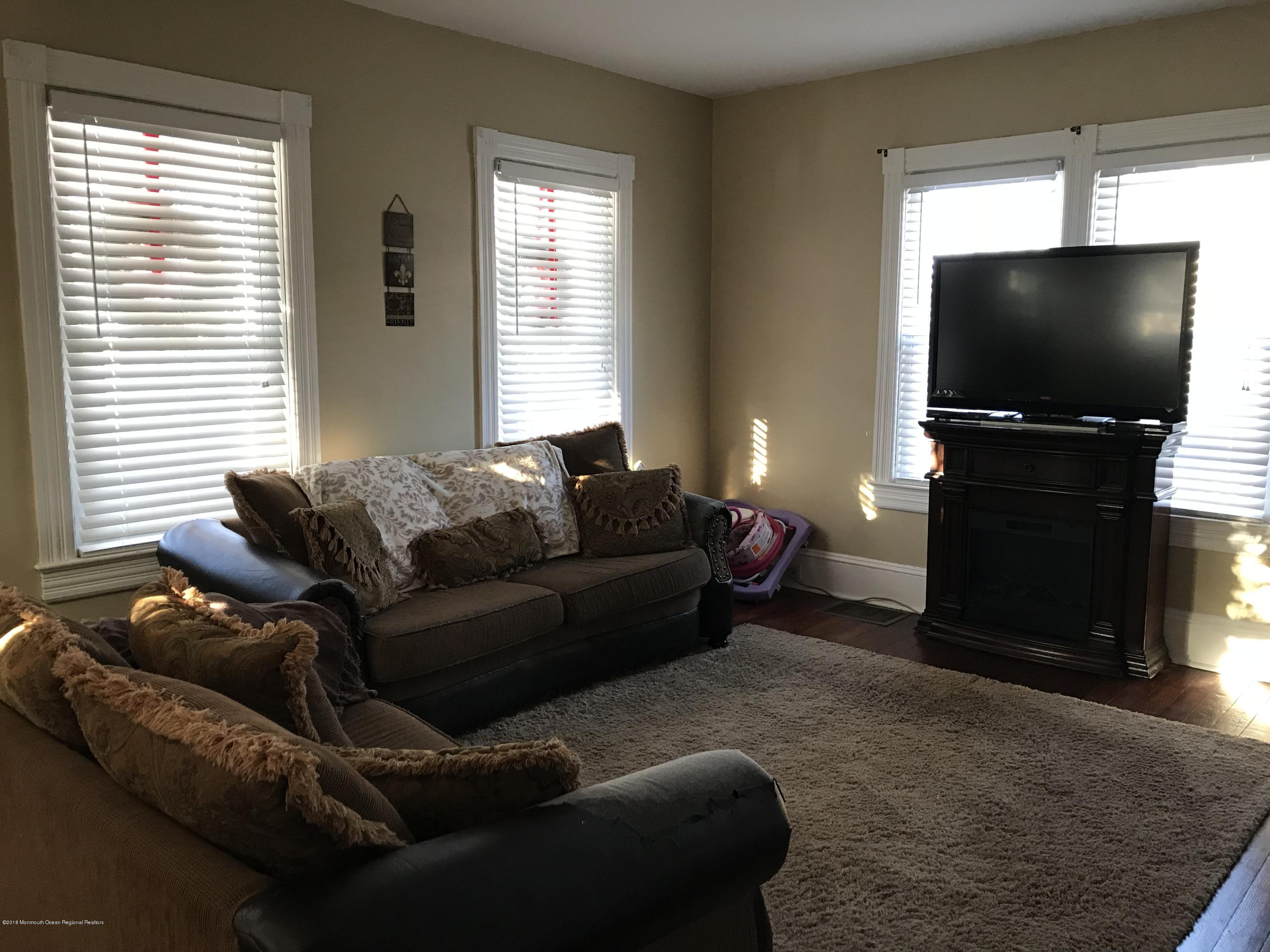 46 West George Street Freehold, NJ 07728 - Photo 4 of 26 IMG_3253