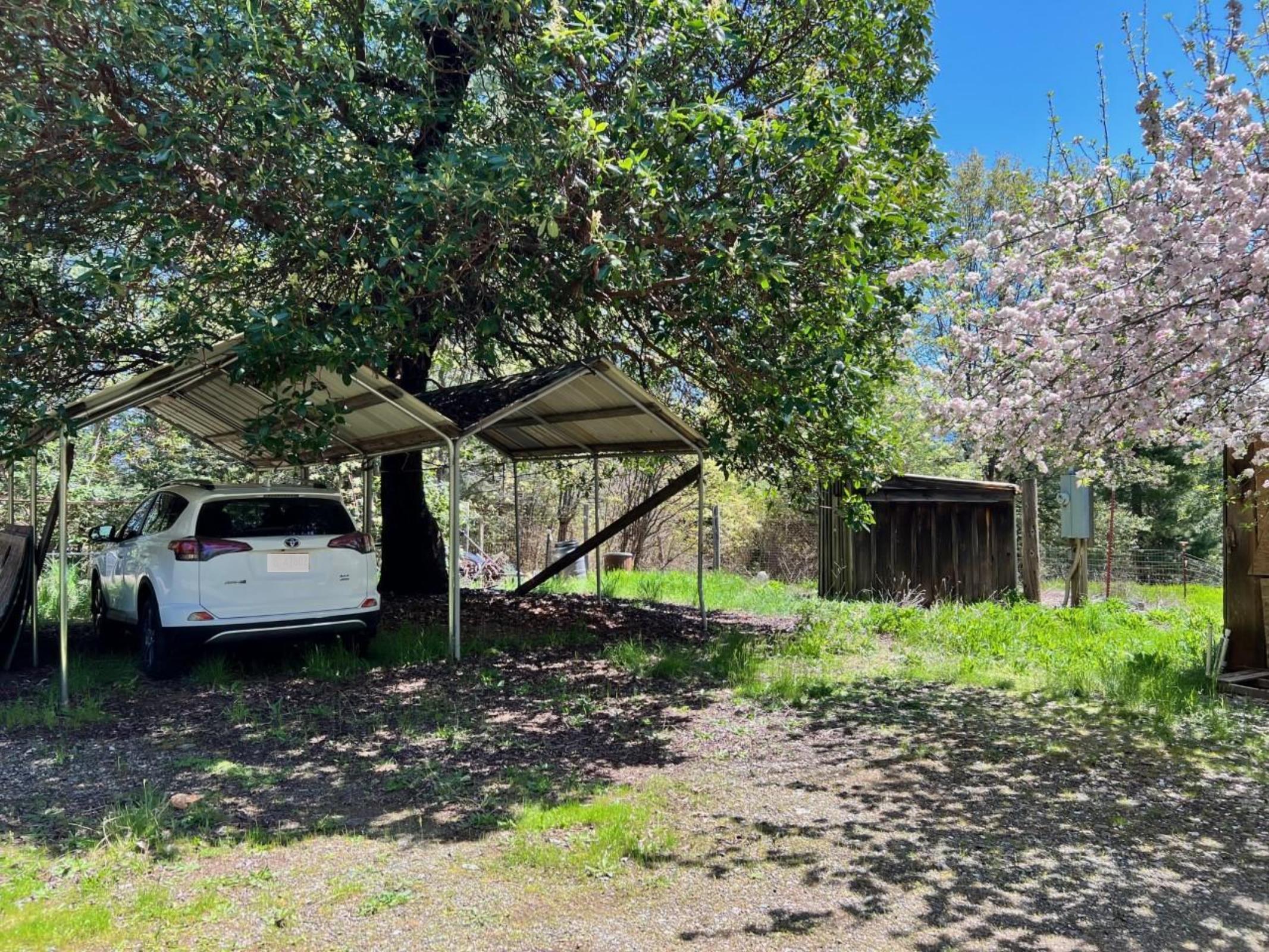 6577 West Side Road Cave Junction, OR 97523 - Photo 12 of 36 Carport