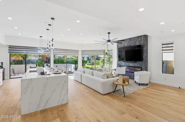 $1,700,000 | 8989 North Gainey Center Drive, Unit 149, Scottsdale, AZ 85258