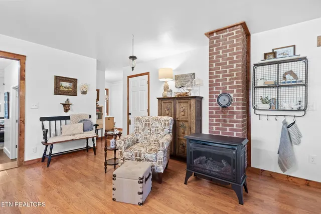 $1,194,000 | 1292 Deer Lodge Highway, Sunbright, TN 37872