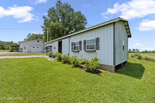 $1,194,000 | 1292 Deer Lodge Highway, Sunbright, TN 37872