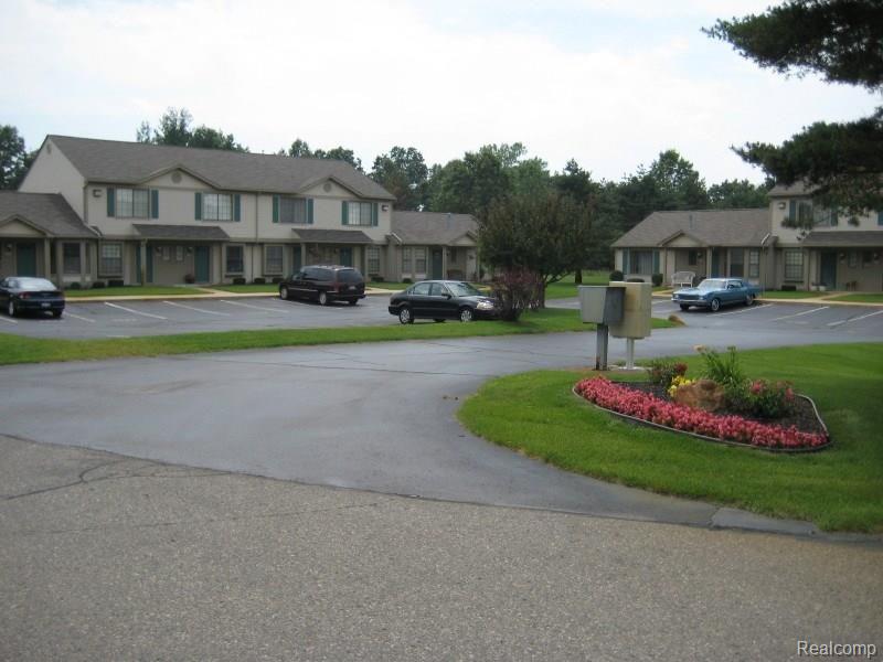 1221 Pine Ridge Drive Highland, MI 48357 - Photo 7 of 23