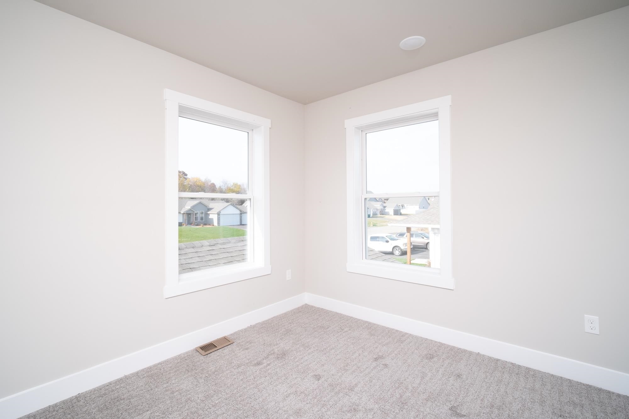 9627 Lismore Road Roscoe, IL 61073 - Photo 14 of 27 Gallery Image 14