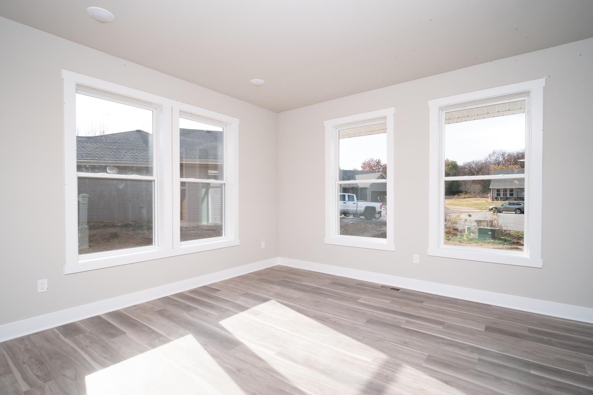 9627 Lismore Road Roscoe, IL 61073 - Photo 3 of 27 Gallery Image 3