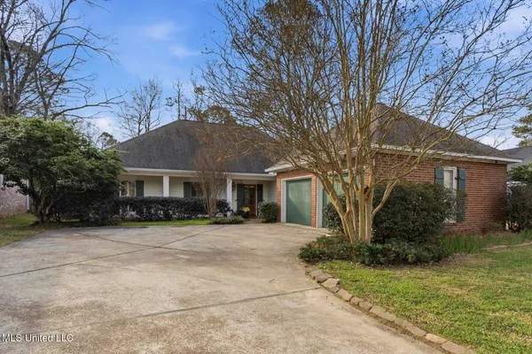 $280,000 | 7 Pear Orchard Park, Jackson, MS 39211