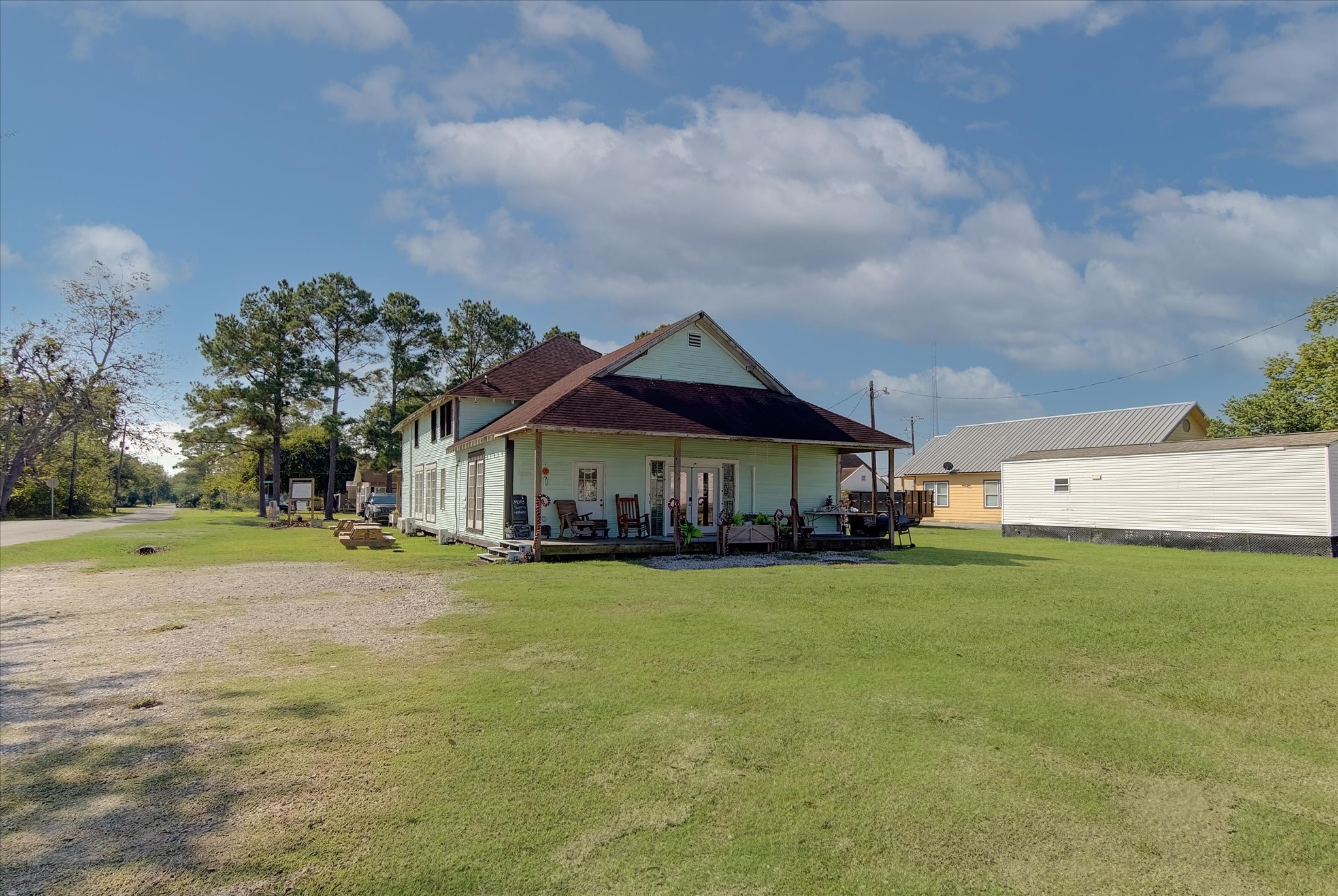 411 Willcox Street Anahuac, TX 77514 - Photo 35 of 50