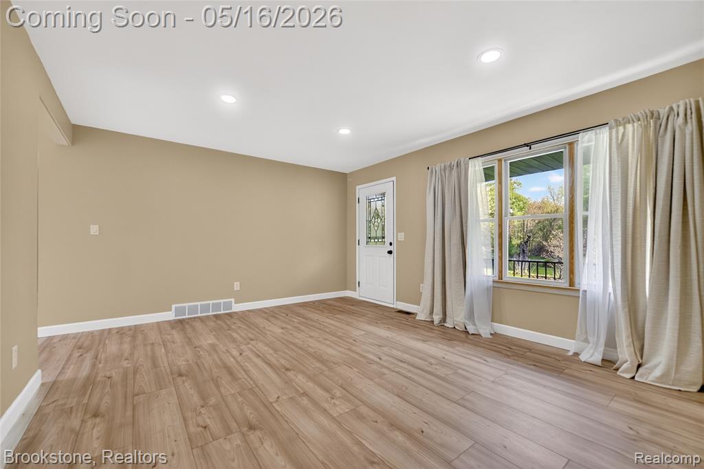 7224 East Frances Road Mount Morris, MI 48458 - Photo 2 of 25