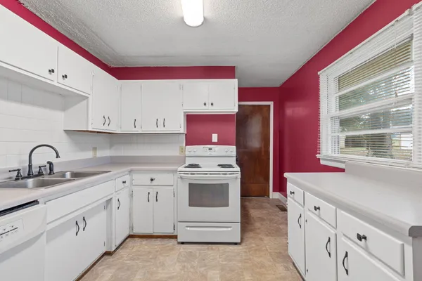 $219,900 | 110 Fairhill Avenue, Calhoun, TN 37309