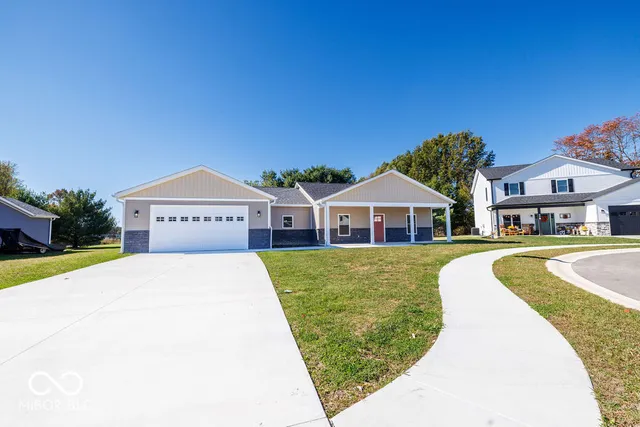 $399,000 | 534 East Dogwood Court, Spencer, IN 47460