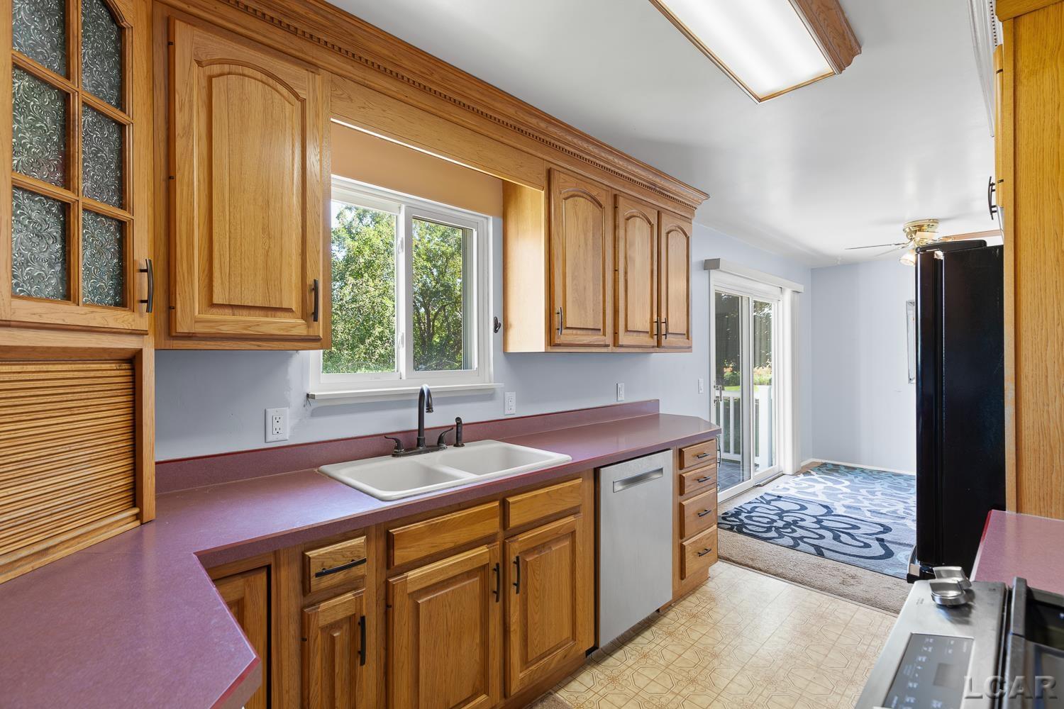 4100 Hunt Road Adrian, MI 49221 - Photo 11 of 42 50180734-315c4c16-e6dd-40ea-8e24-c8afe1687bfd.JPG