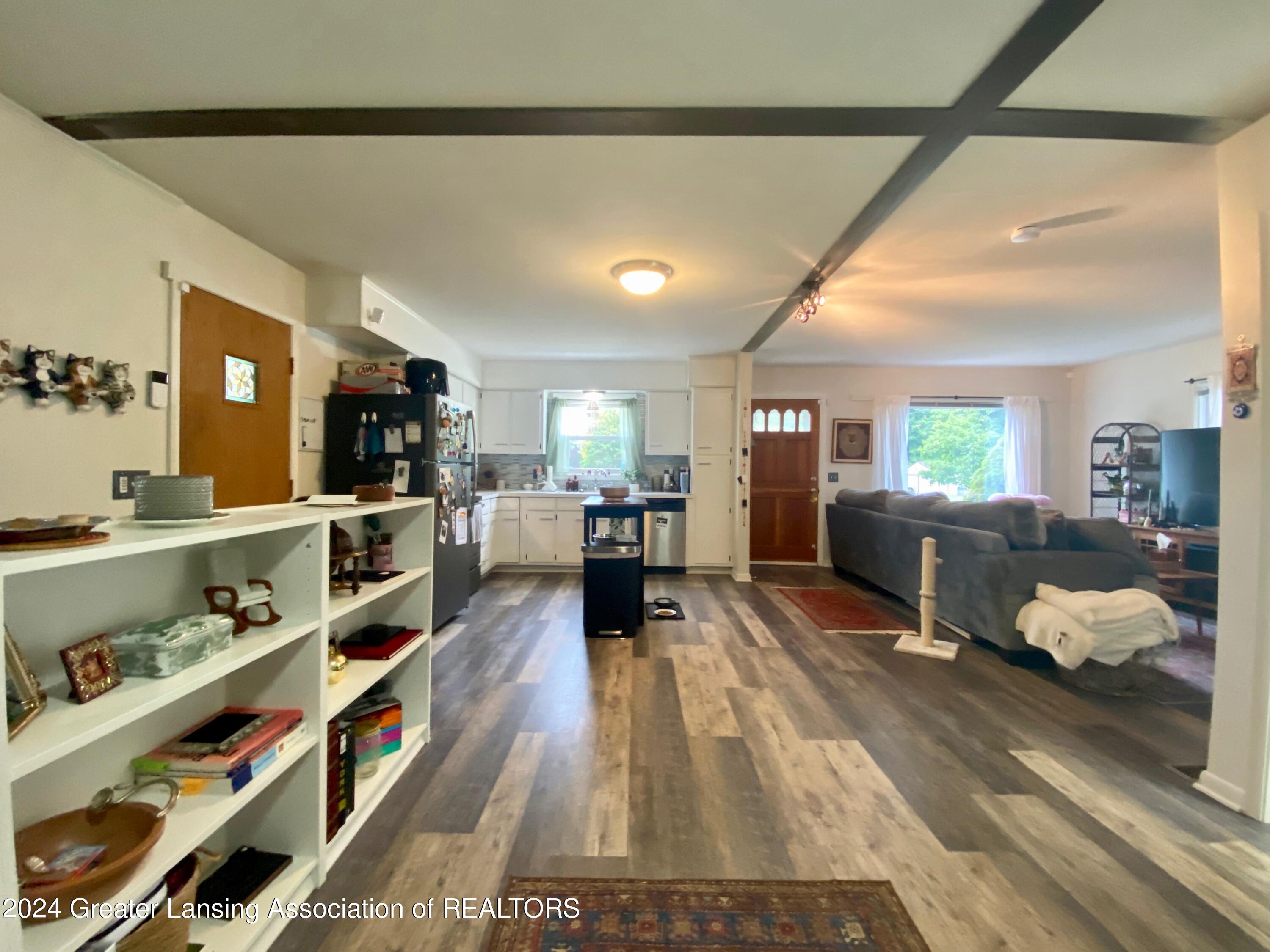 801 East Cavanaugh Road Lansing, MI 48910 - Photo 6 of 27 6