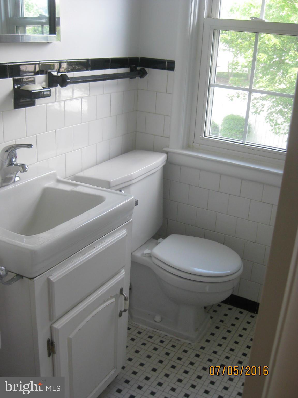 8303 Alston Road Baltimore, MD 21204 - Photo 11 of 21 Bath