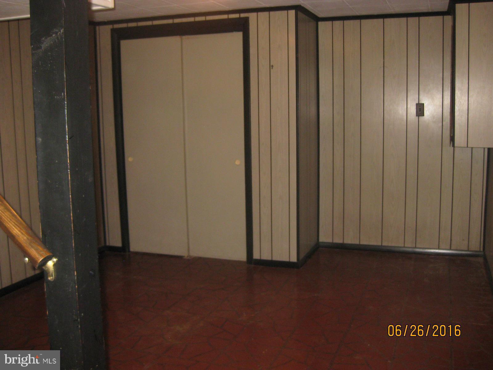 8303 Alston Road Baltimore, MD 21204 - Photo 14 of 21 LLVL Family Room