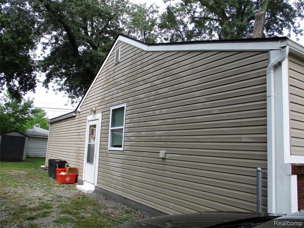 19215 Inkster Road Livonia, MI 48152 - Photo 41 of 43