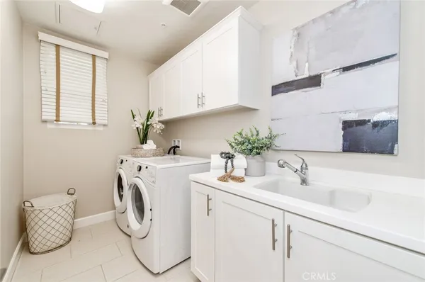 $1,995,000 | 211 Canvas, Irvine, CA 92620