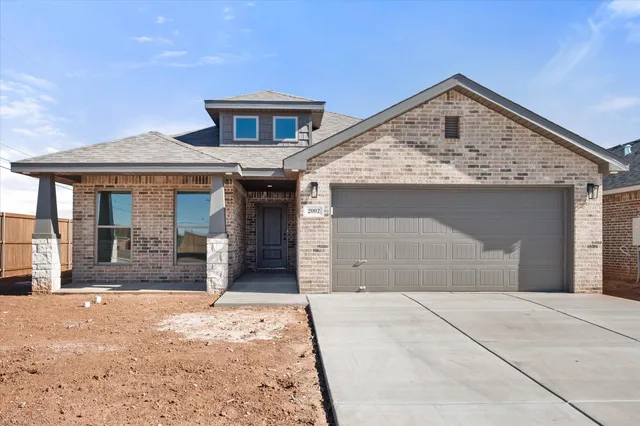 $262,000 | 2002 Cottonwood Avenue, Wolfforth, TX 79382