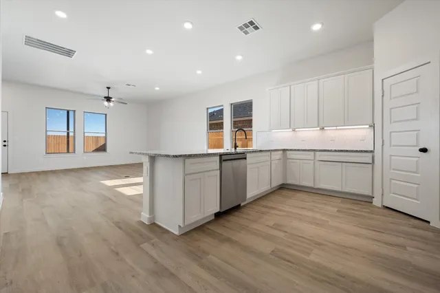 $262,000 | 2002 Cottonwood Avenue, Wolfforth, TX 79382